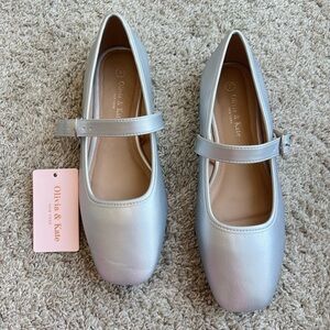 Olivia & Kate Women's Silver Mary Jane Dress Shoes